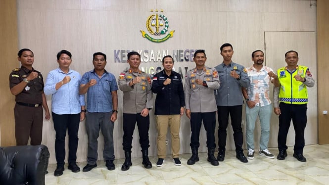 Kapolres Manggarai dan Matim di Kantor Kejari Manggarai