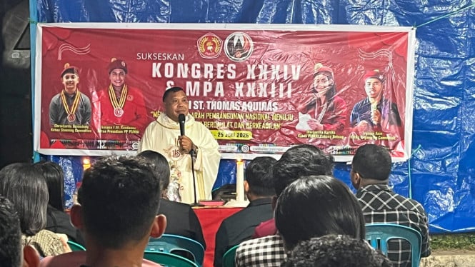 Romo Bernard pimpin misa perutusan jelang Kongres PMKRI ke-34 di Ruteng