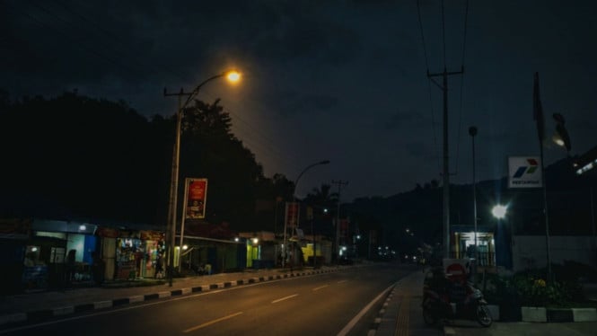 Kondisi malam hari sebuah lokasi di  Borong Manggarai Timur