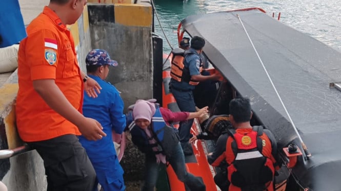 Kapal Mati Mesin di Labuan Bajo, 10 Penumpang Berhasil Dievakuasi