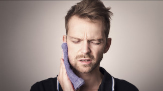 7 Cara Mengatasi Gigi Ngilu karena Berlubang Pakai Obat Alami