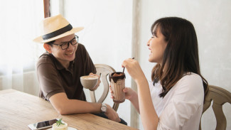 7 Hal yang Membuat Pria Ilfeel, Tolong Jangan Lakukan ya Sis!