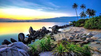 9 Pantai Paling Indah di Pulau Bintan, Bikin Betah dan Gak Mau Pulang