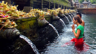 Pura Tirta Empul, Pura Eksotis yang Indah di Tampaksiring Bali