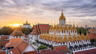 Loha Prasat, Kuil Warisan yang Menakjubkan di Kota Tua Bangkok