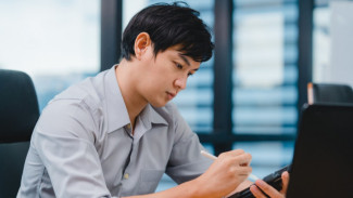 6 Cara Mengatur Keuangan Dalam Hubungan, Biar Tidak Adu Mulut Terus