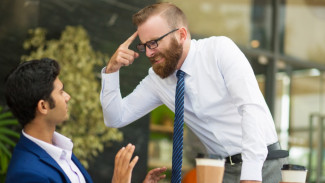 5 Zodiak yang Sangat Suka Memerintah Layaknya Big Boss