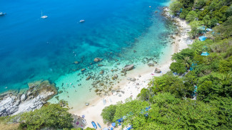 Menelisik Keindahan Pantai Ao Sane di Phuket, Thailand