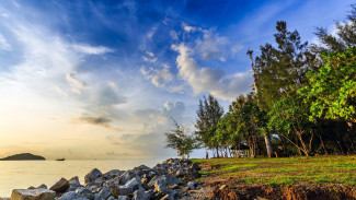 Mengintip Keindahan Taman Saphan Hin Phuket , Taman Tepi Laut Phuket