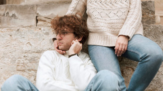 5 Tanda Pacarmu Belum Siap Menikah, Pikir Ulang Lagi Deh!