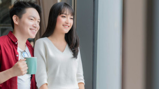 6 Sikap Pasangan yang Menunjukkan Dia Tak Sayang, Lebih Baik Lepaskan