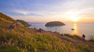 Windmill Viewpoint di Phuket, Lokasi Terbaik Menikmati Pantai Ya Nui