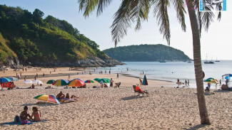 7 Hal Terbaik yang Dapat Dilakukan di Pantai Nai Harn, Hati Pun Senang