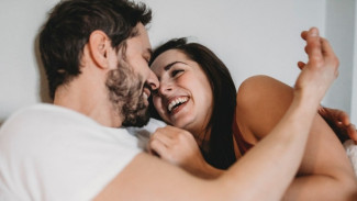 4 Cara Meningkatkan Kehidupan Seks di Usia 30-an