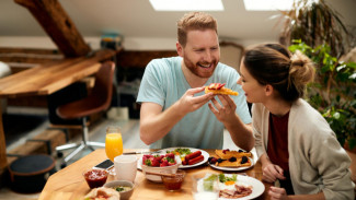 6 Tanda Perubahan Seorang Pria Menjadi Lebih Baik, Bukti Cinta Padamu