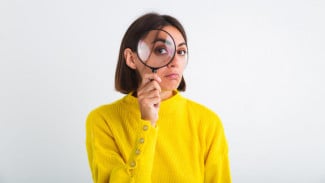 7 Zodiak yang Paling Denial Soal Urusan Cinta, Padahal Jatuh Banget!