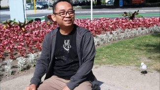 Dulu Senggol UAH dan UAS, Kini Ning Imaz. Apa Prestasi Eko Kuntadhi?