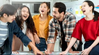 Lakukan 7 Kegiatan Upgrade Diri Jika Kamu Merasa Stuck di Kantor Lama