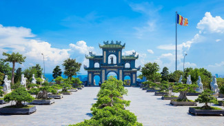 7 Destinasi Wisata di Da Nang, Vietnam. Dari Pantai Hingga Kuil