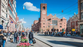 Dam Square di Amsterdam, Pusat Bersejarah Amsterdam Belanda
