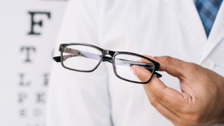 Penyebab Mata Minus, Dari Kebiasaan Sehari-hari hingga Faktor Genetik