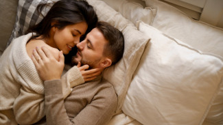 4 Sinyal Seks halus yang Diberikan Wanita dan Kebanyakan Pria Melewatkannya!