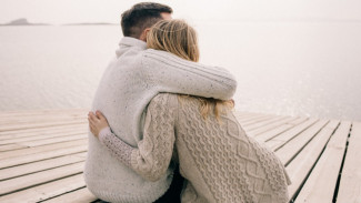 Setiap Pelukan Memiliki Arti, Ini Arti Pelukan Berdasarkan Jenisnya