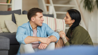 9 Tanda Jelas Dia Ingin Menjalin Hubungan dengan Kamu