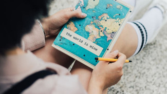 Demi Sebuah Pengalaman: 4 Zodiak Ini Tergoda Pindah ke Luar Negeri!