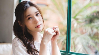 5 Fakta Menarik Earn Preeyaphat Lorsuwansiri, Cantik dan Menawan