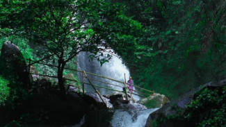 Curug Ciherang Bogor, Curug yang Menenagkan di Kaki Gunung Salak