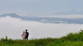 Bukit Bawang Bakung, Tempat Terbaik Menikmati Negri di Atas Awan di Lampung