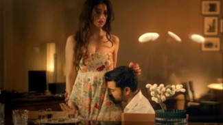 Sakitnya Diselingkuhi, Cerita Lirik Besharam Bewaffa dan Artinya