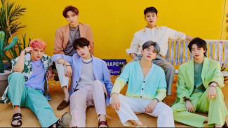 MONSTA X Reuni di Tengah Tugas Militer di Hari Pernikahan Stafnya