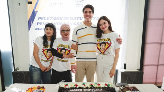 Rayakan Ulang Tahun ke-26, El Rumi Pilih Berbagi Kasih di Yayasan Sayap Ibu Bersama Keluarga Syifa Hadju