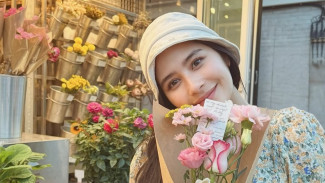 Dapat Bunga dan Surat Cinta, Prilly Latuconsina Tersentuh Sikap Manis Omara