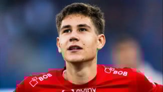 Gantikan Maguire, Man Utd Incar Eivind Helland Dengan Tinggi 1 Meter 95 Cm