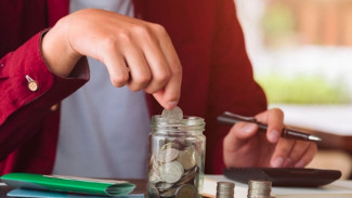 Pakai 7 Cara Ini Buat Kamu Generasi Sandwich Bisa Tetap Menabung