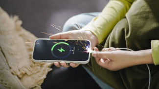 Charger Murah Bisa Picu Kebakaran! Ini Alasan Kamu Harus Berhenti Pakai
