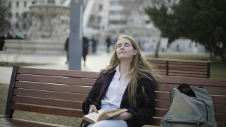 Diam Itu Emas: Ini Kata Psikolog Tentang Orang yang Suka Menyendiri