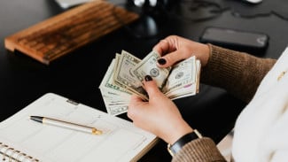 10 Jalan Menuju Kebebasan Finansial: Mengubah Uang Menjadi Mesin Pencetak Cuan Saat Anda Tidur!