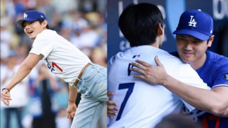 V BTS Kenakan Jersey No. 7, Lempar Bola Pertama Sempurna di Dodger Stadium