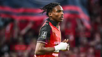 Lampaui Arsenal, Manchester United Tutup 2 Blockbuster dari Ligue 1 di Saat yang Sama?