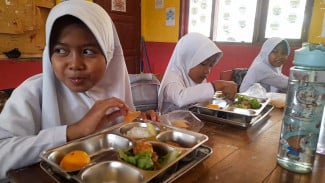 Dapur SPPG De La Tina Resmi Beroperasi, 797 Paket Makanan Bergizi Gratis Disalurkan di Purwadadi Ciamis