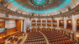 Dinamika Lembaga Negara di Indonesia: Dari Sejarah Kekuasaan hingga Arsitektur Konstitusi Modern