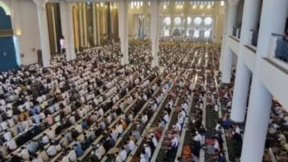 Memaknai Ibadah dalam Islam: Nilai Filosofis Penghambaan dan Relevansinya bagi Kehidupan