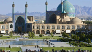 Dinasti Safawi Persia: Dari Gerakan Tarekat Menuju Negara Mazhab dan Kekuasaan Regional