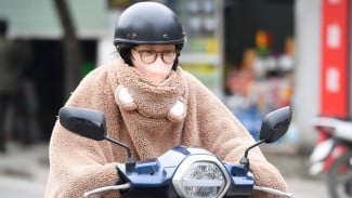 Warga Asing Terkejut Dengan Cuaca Dingin di Musim Dingin Hanoi