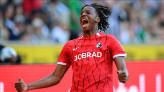 Evolusi Lini Tengah: MU Korbankan Mainoo demi Johan Manzambi dari Daratan Eropa