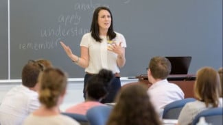 Cara Mengatasi Nervous Saat Presentasi di Kelas